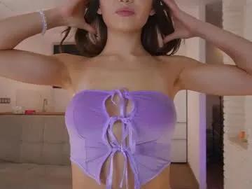 Kellyisclose from Chaturbate