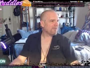 kenkuddles from Chaturbate