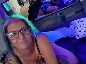 kikilovespartylights from Chaturbate
