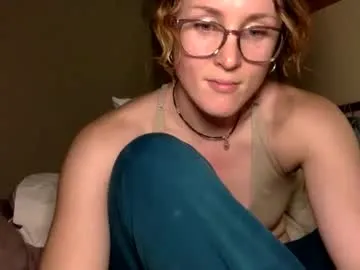 kikiraebabyy on Chaturbate 