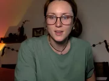 kikiraebabyy on Chaturbate 