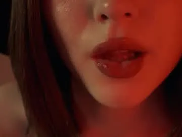 Kimmie_shine from Chaturbate