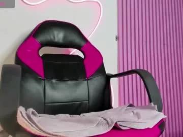 kinky_yeyns from Chaturbate