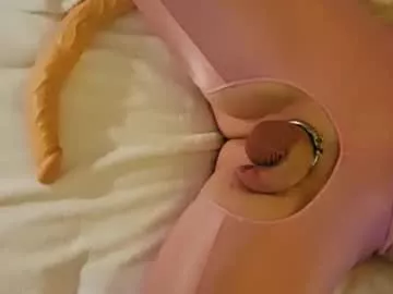 kinkybadboytoy on Chaturbate 