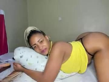 kinkylyla from Chaturbate