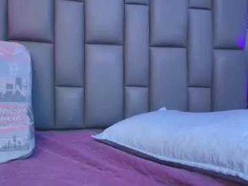 kissme_luna from Chaturbate