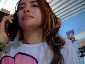 kissmelovejummy from Chaturbate
