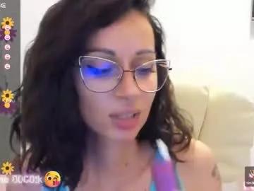 kisssnicol from Chaturbate