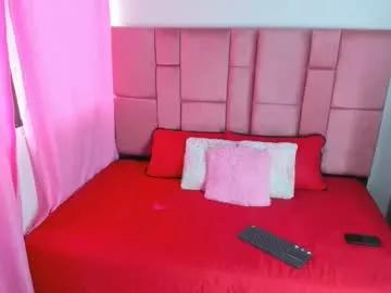 kitties_hot_2 from Chaturbate