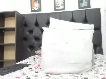 kitty_love2025 from Chaturbate