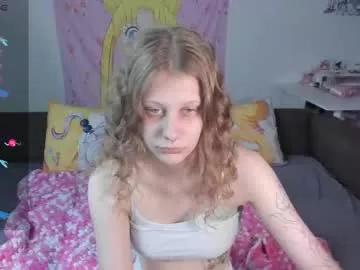 l1ttlekiki from Chaturbate