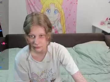 l1ttlekiki from Chaturbate