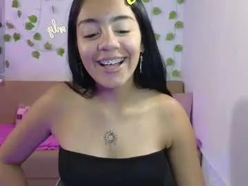 lalalutsy_tay from Chaturbate