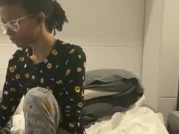 lalunevelvet from Chaturbate