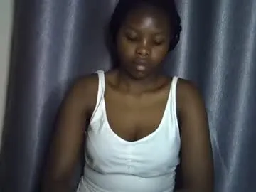 lara5872 on Chaturbate 