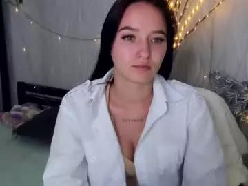 lara_bellys from Chaturbate