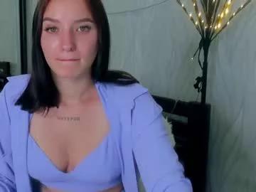 lara_bellys from Chaturbate