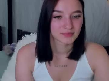 lara_bellys from Chaturbate