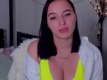 lara_bellys from Chaturbate