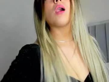 lara_crofftt from Chaturbate