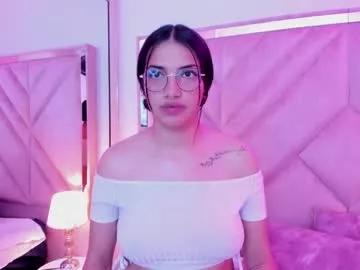 larahjones from Chaturbate