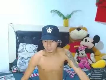 Latin_hot_kevin from Chaturbate