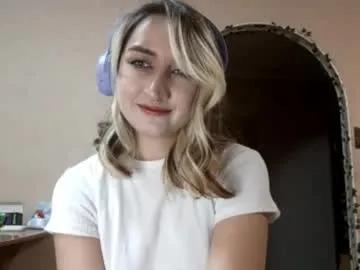 Lawanalezama from Chaturbate