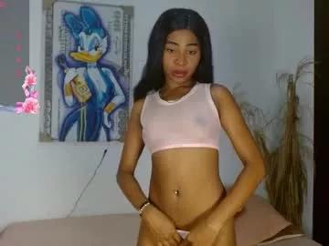 leslie17_ from Chaturbate