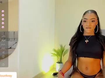 leslie_kourtrey from Chaturbate