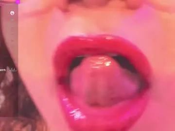 Leyla_smithh from Chaturbate