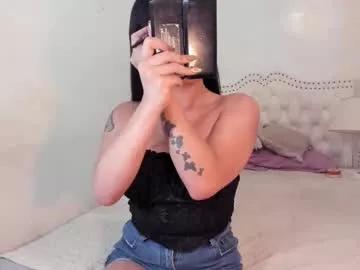 lilbaddiebaexx from Chaturbate