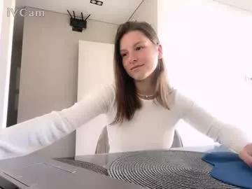 Lili_2905 from Chaturbate