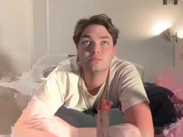 Little_boi2much from Chaturbate