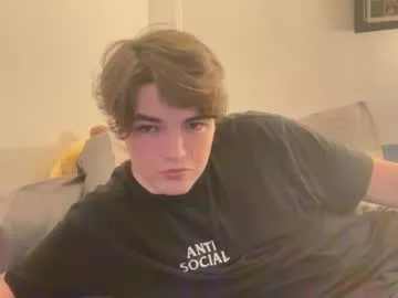 Little_boi2much from Chaturbate