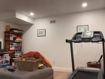 Little_boi2much from Chaturbate