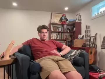 Little_boi2much from Chaturbate