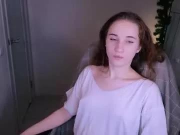 little_pretty_woman from Chaturbate