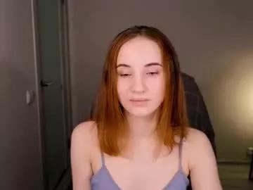 little_pretty_woman from Chaturbate