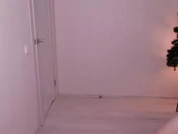little_pretty_woman from Chaturbate