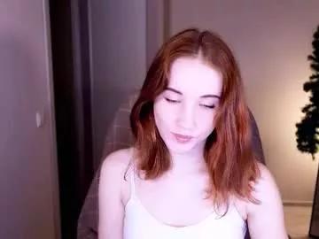 little_pretty_woman from Chaturbate