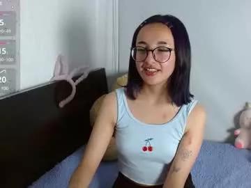 Littlee__bunny from Chaturbate
