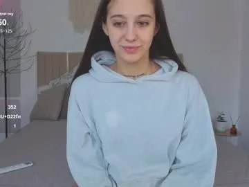 littlee_cherry18 from Chaturbate is Freechat