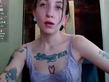 Littlehanna1 from Chaturbate