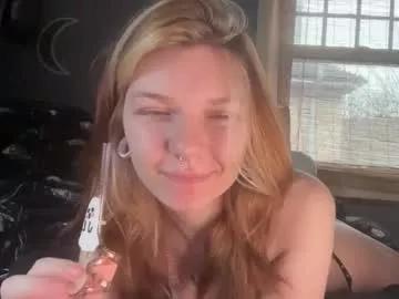 lizzyylovesick from Chaturbate