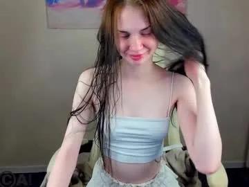 Lolatwizz from Chaturbate