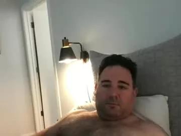 lookingaroundtowntoo from Chaturbate