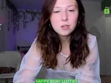 Lottie_shine from Chaturbate