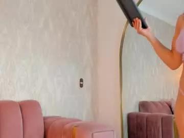 maca_bloom from Chaturbate