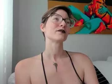 madammezusa from Chaturbate