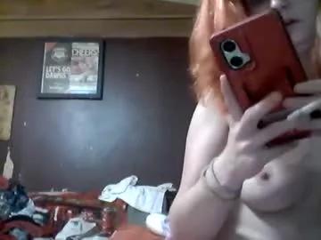 makaylabadassbitch from Chaturbate